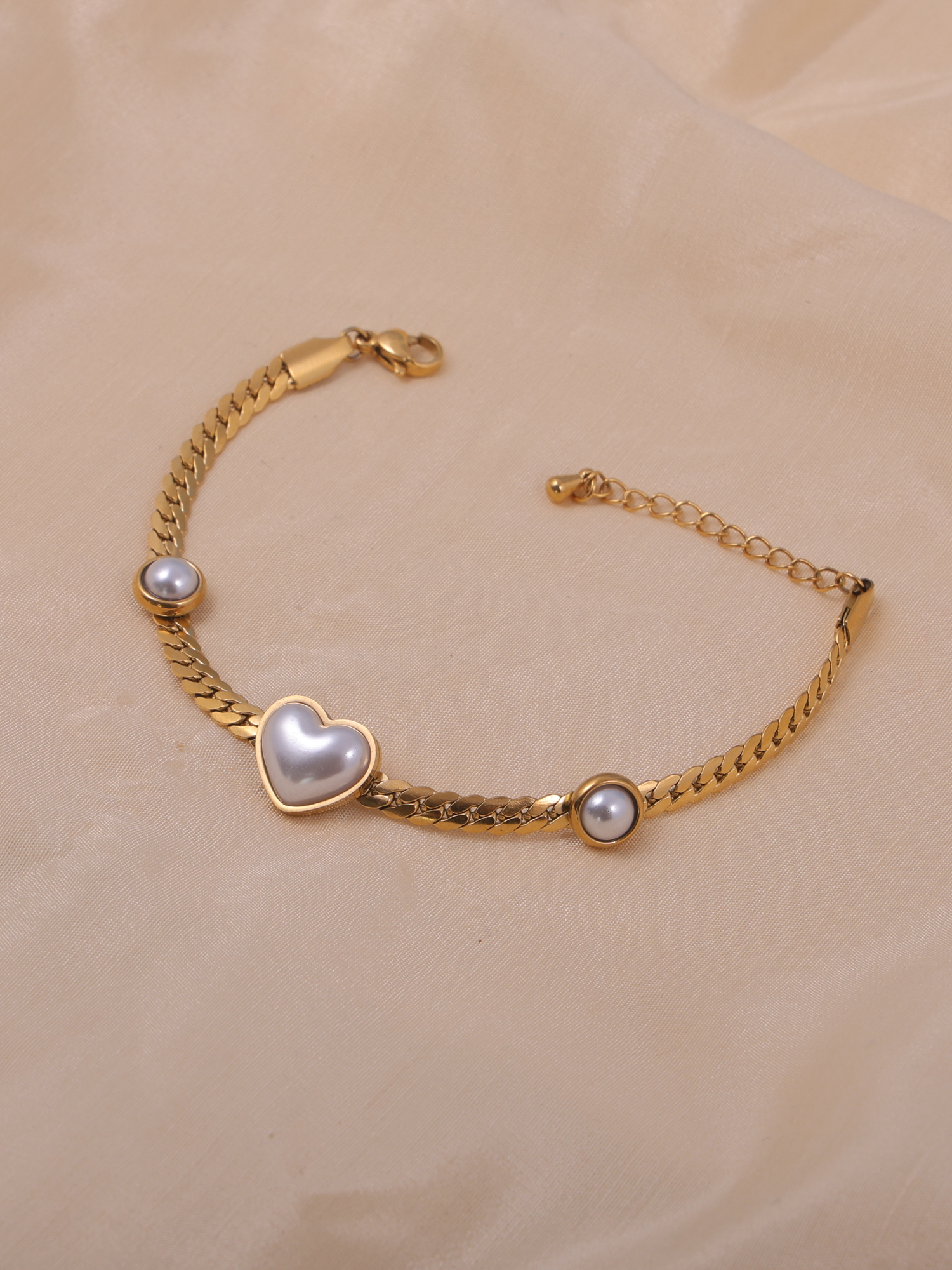 Lustro Pearl Heart Anti-Tarnish Bracelet
