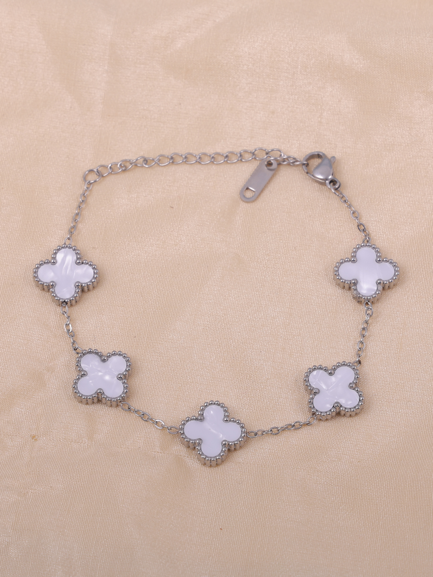 Pure Aura White Clover Silver Anti-Tarnish Bracelet