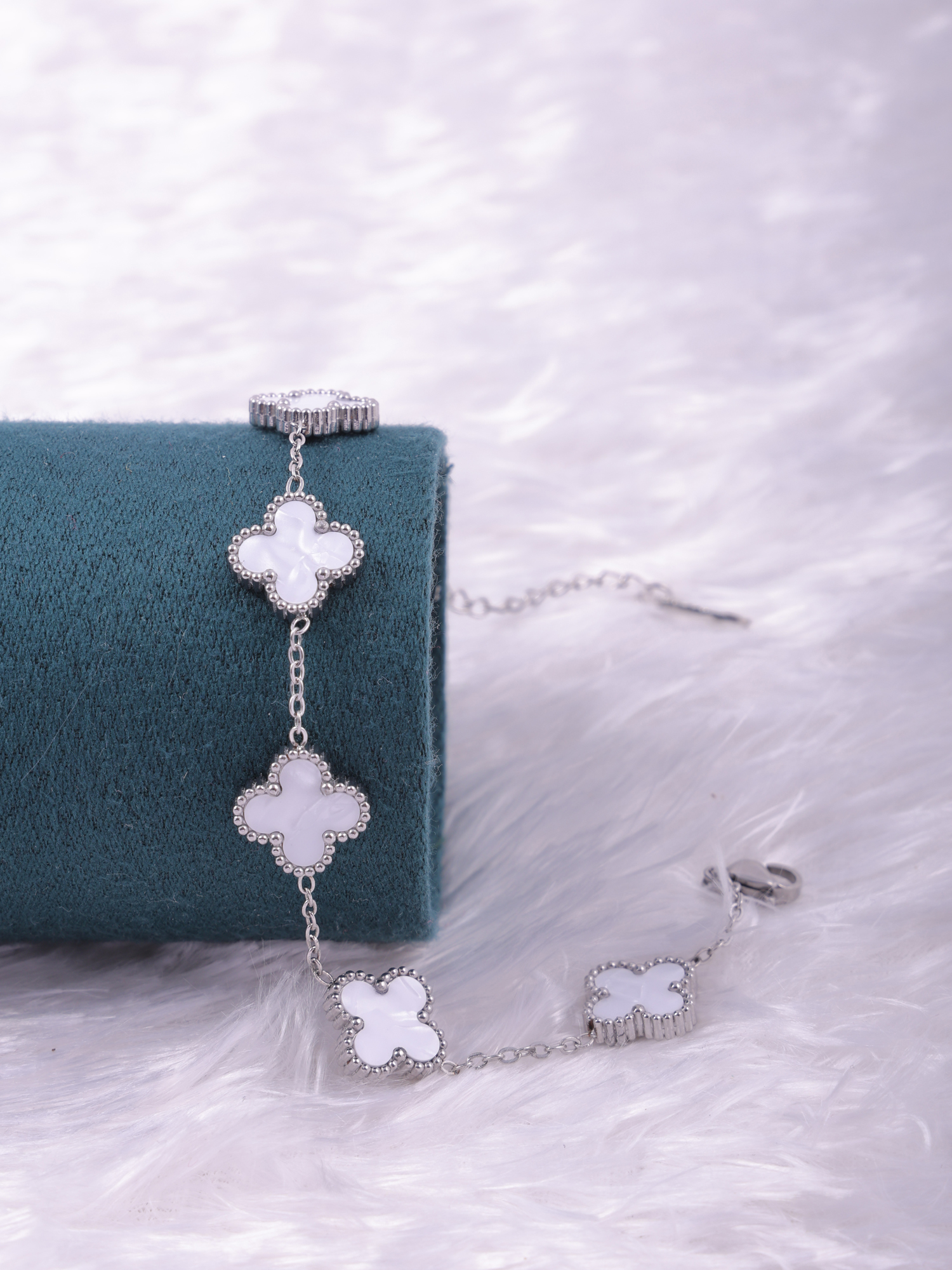 Pure Aura White Clover Silver Anti-Tarnish Bracelet