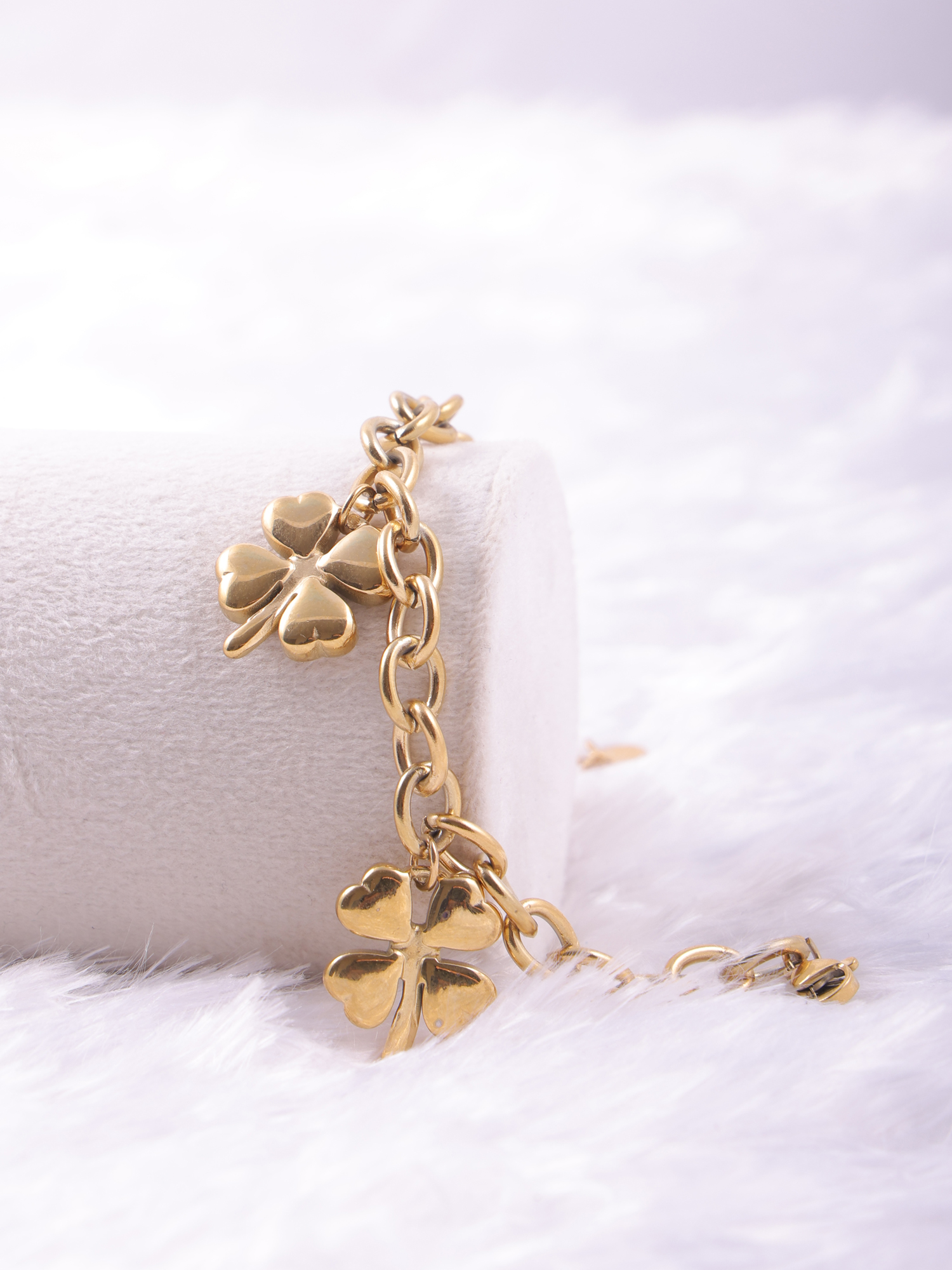 Fortuna Luxe Clover Charm Anti-Tarnish Bracelet