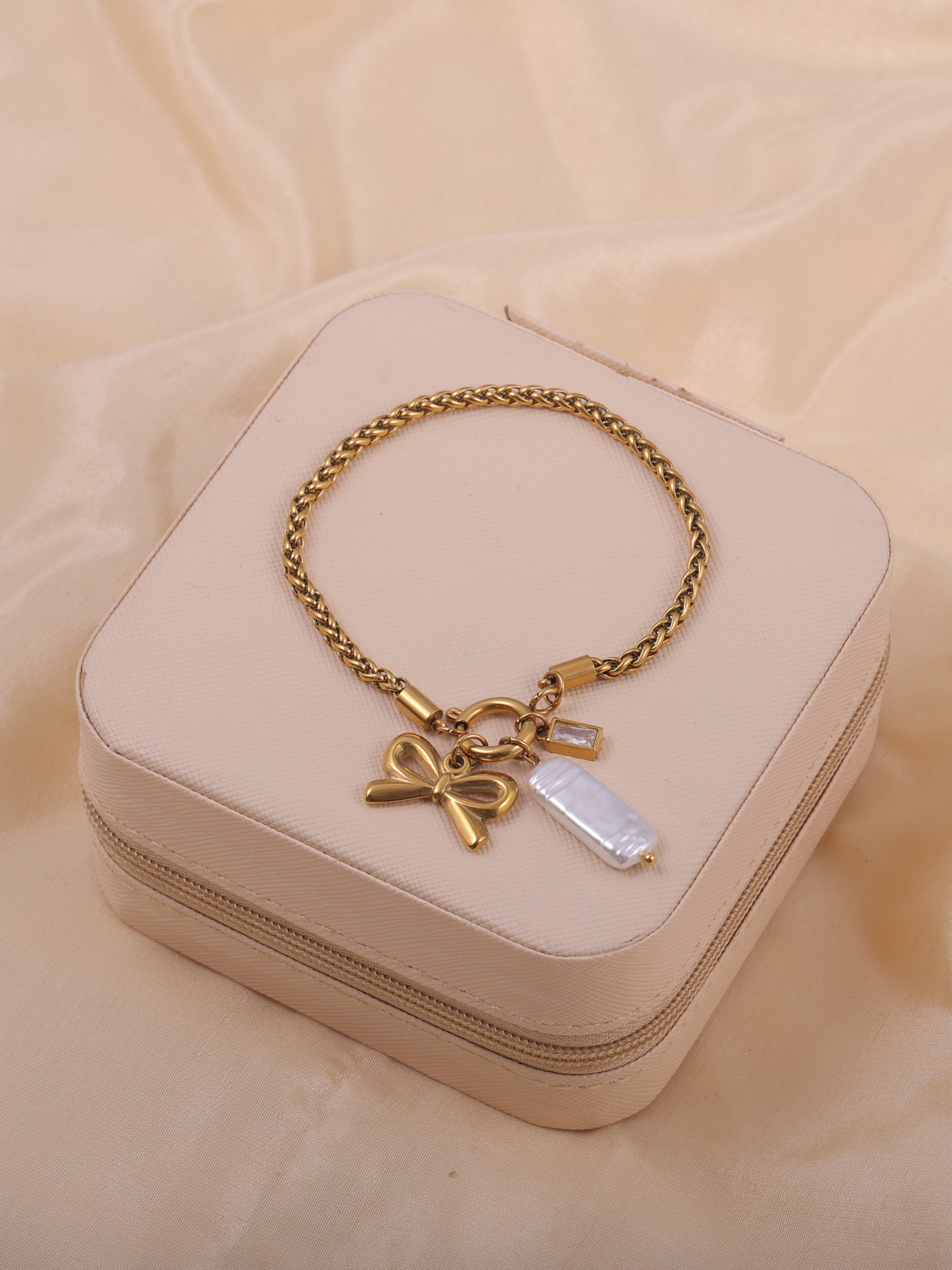 Celestia Pearl Bow Charm Anit-tarnish Bracelet