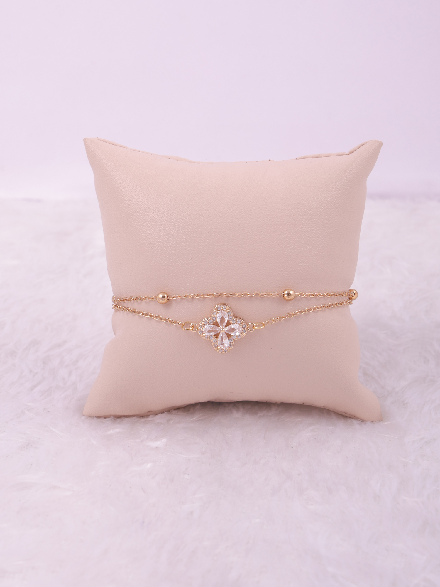 Elegant Clover Charm Anti-Tarnish Bracelet with Crystal Detailing