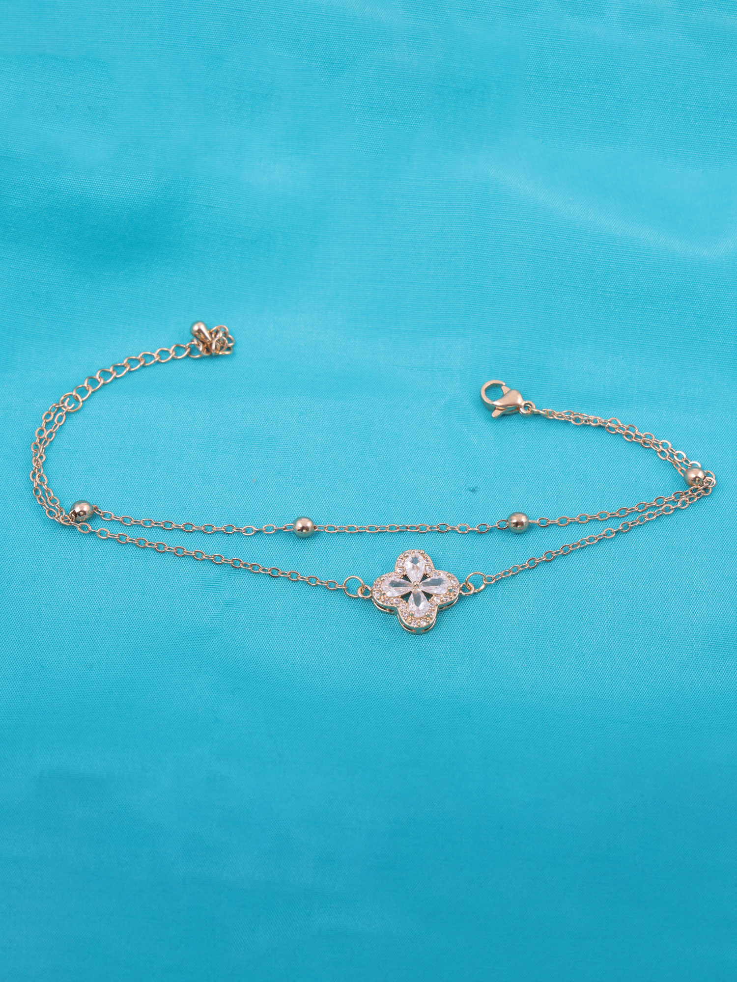 Elegant Clover Charm Anti-Tarnish Bracelet with Crystal Detailing