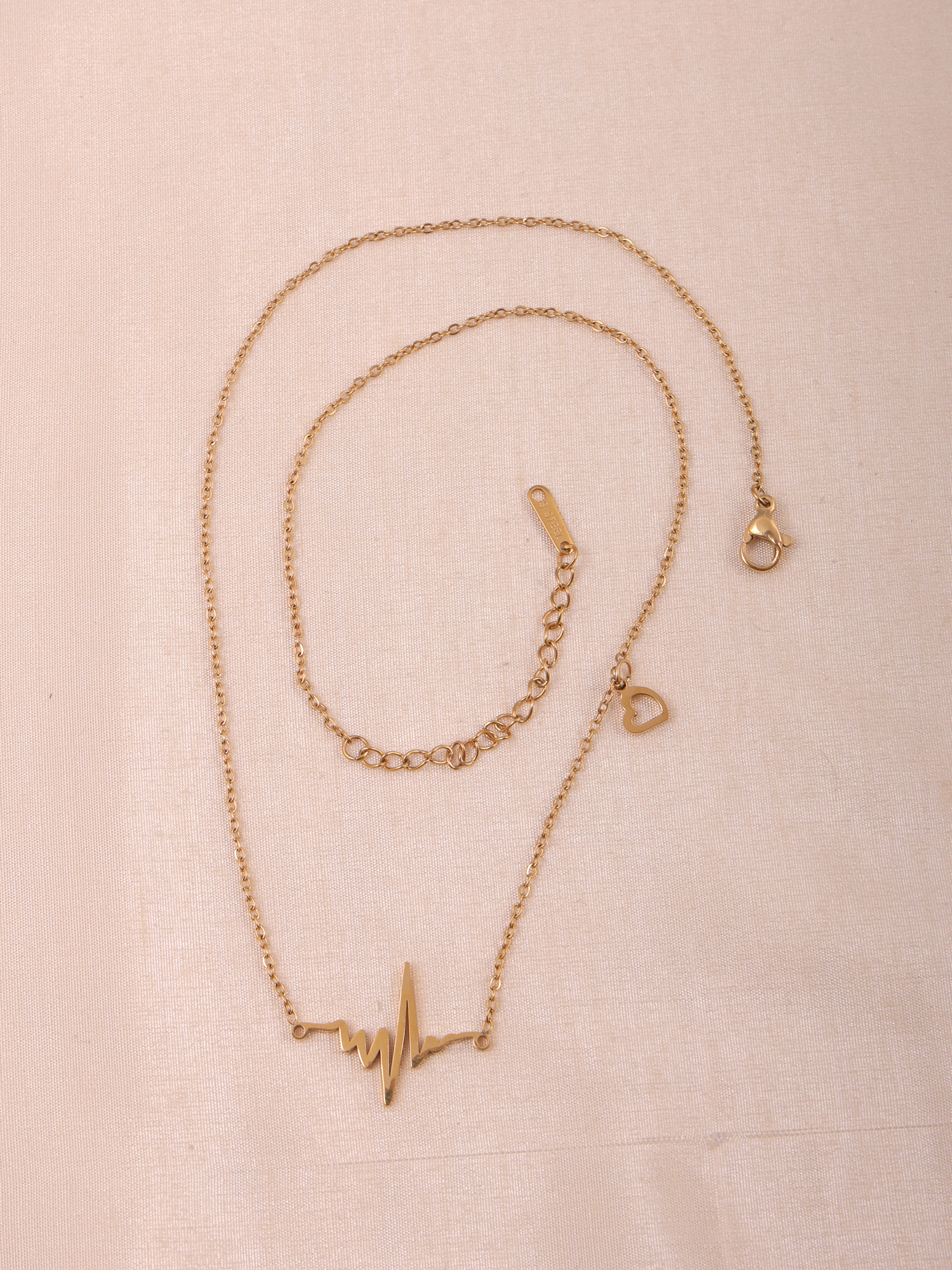 Heartbeat Love Necklace – Anti-Tarnish Gold Pulse Chain with Heart Charm