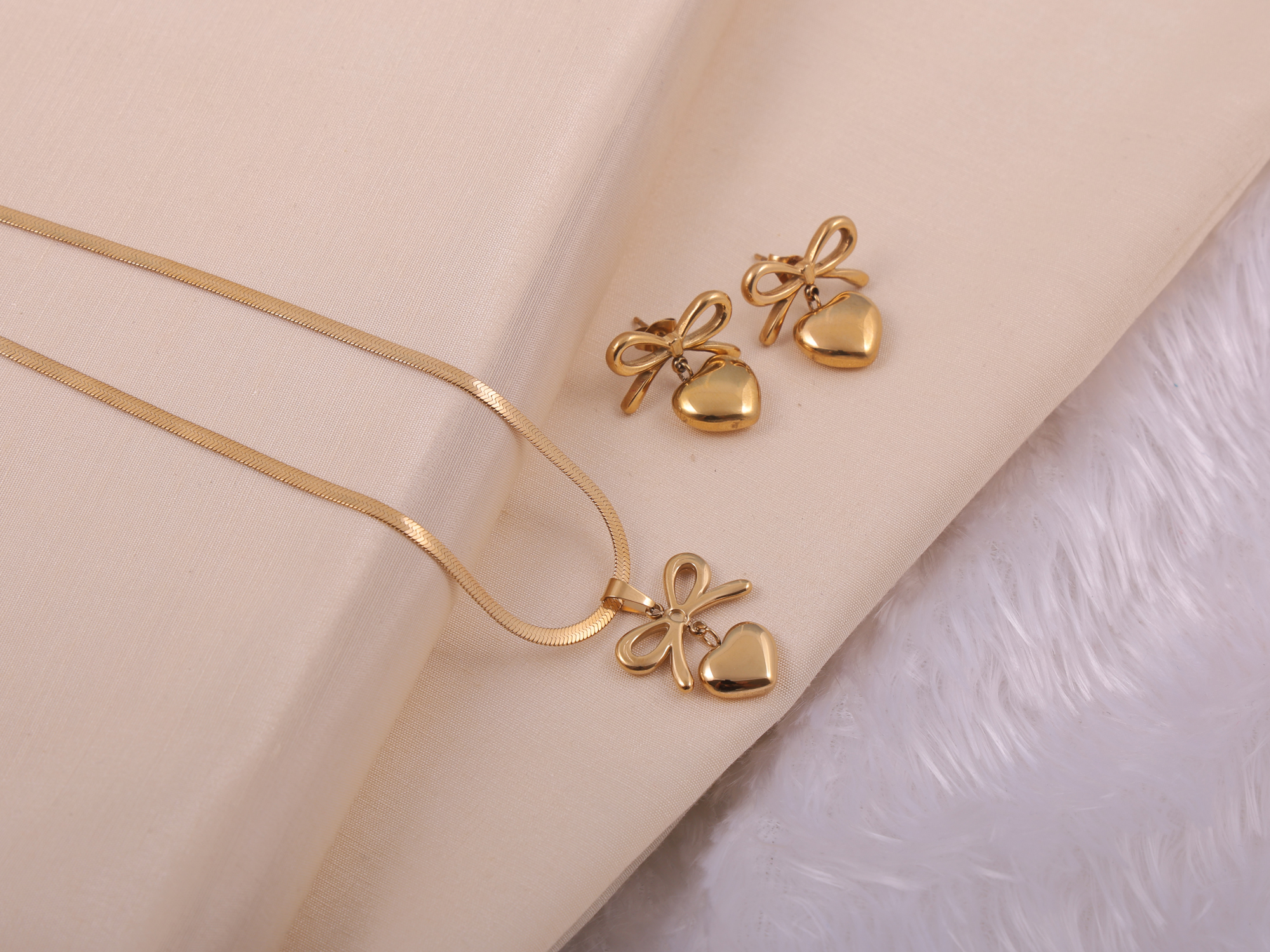 Golden Bow Heart Anti-Tarnish Necklace Set