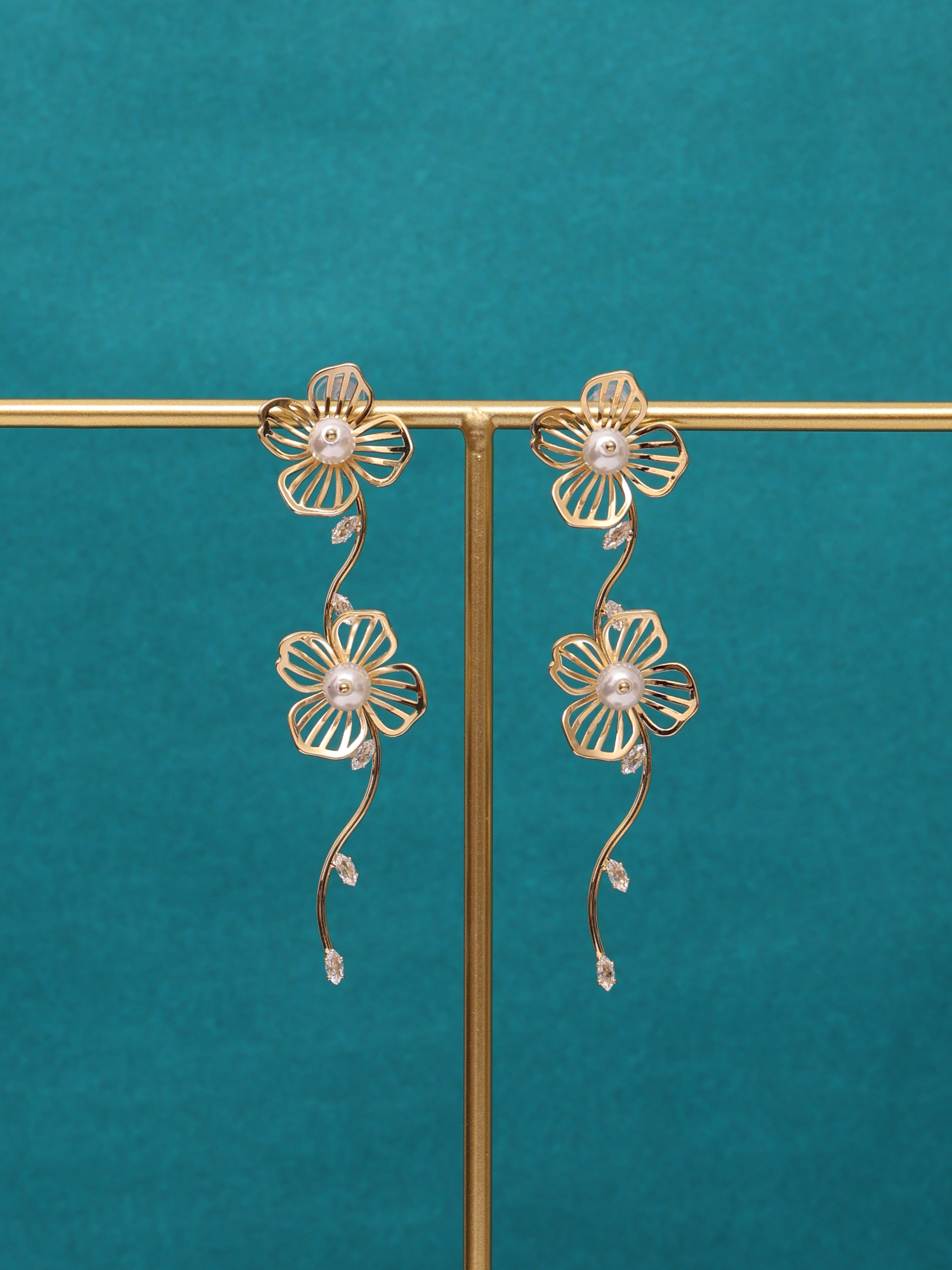 Blooming Pearl Vine Anti-Tarnish Earrings
