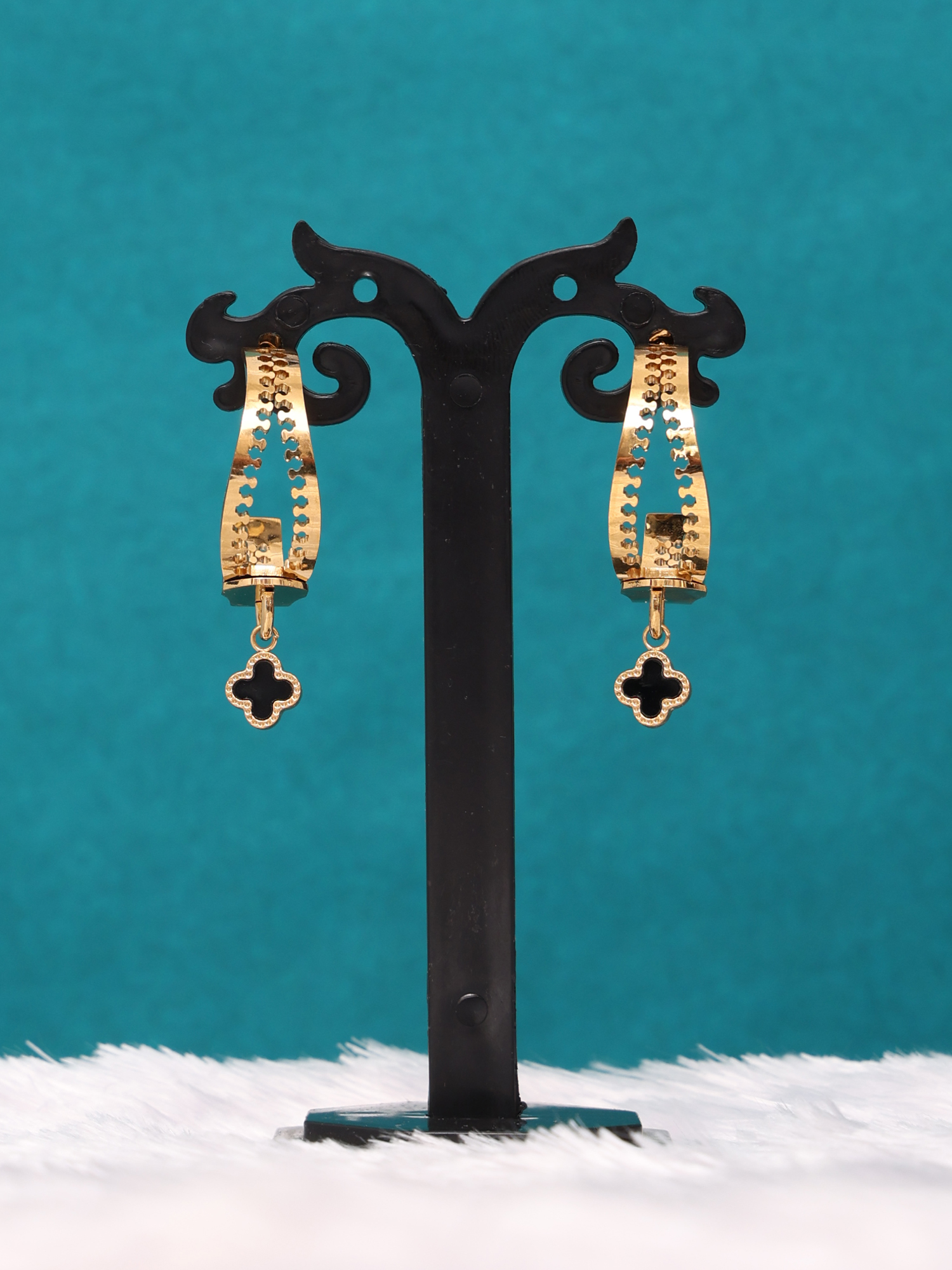 Noir Clover Anti-Tarnish Earrings