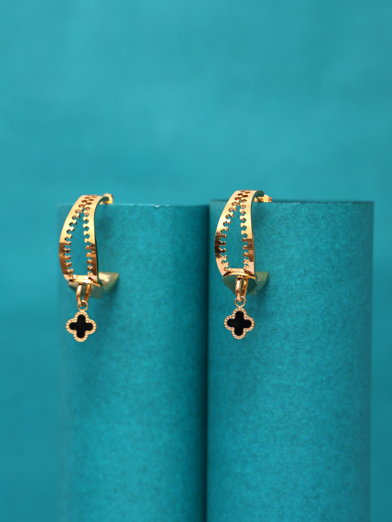 Noir Clover Anti-Tarnish Earrings
