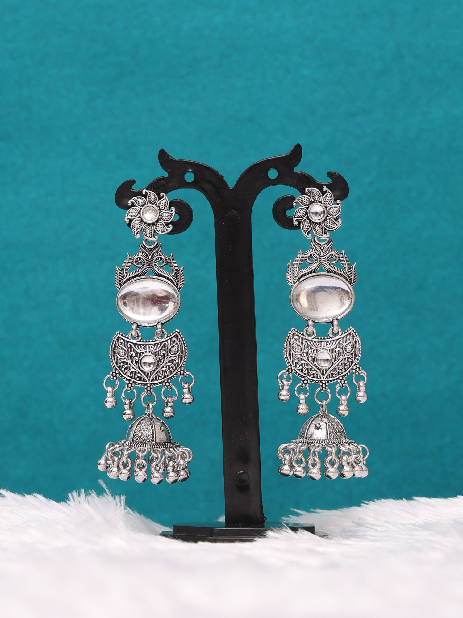 Noor White Kundan Oxidised Jhumka Earrings