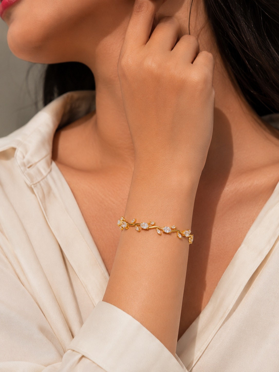 Rivaaya Tulip White Crystal Anti-Tarnish Bracelet