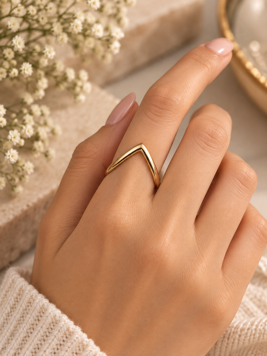 Vanki V-Shaped Anti-Tarnish Gold Ring