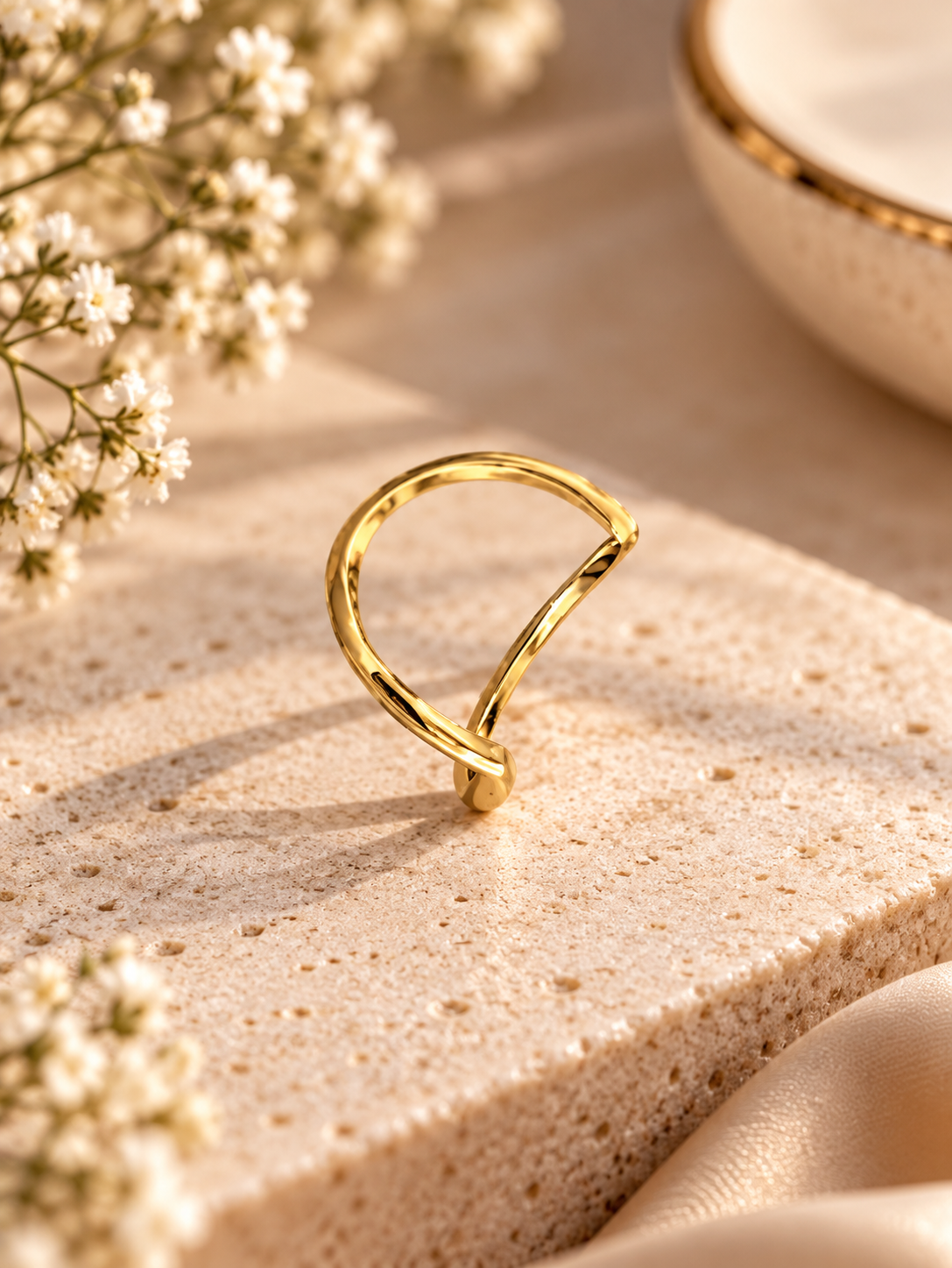 Vanki V-Shaped Anti-Tarnish Gold Ring
