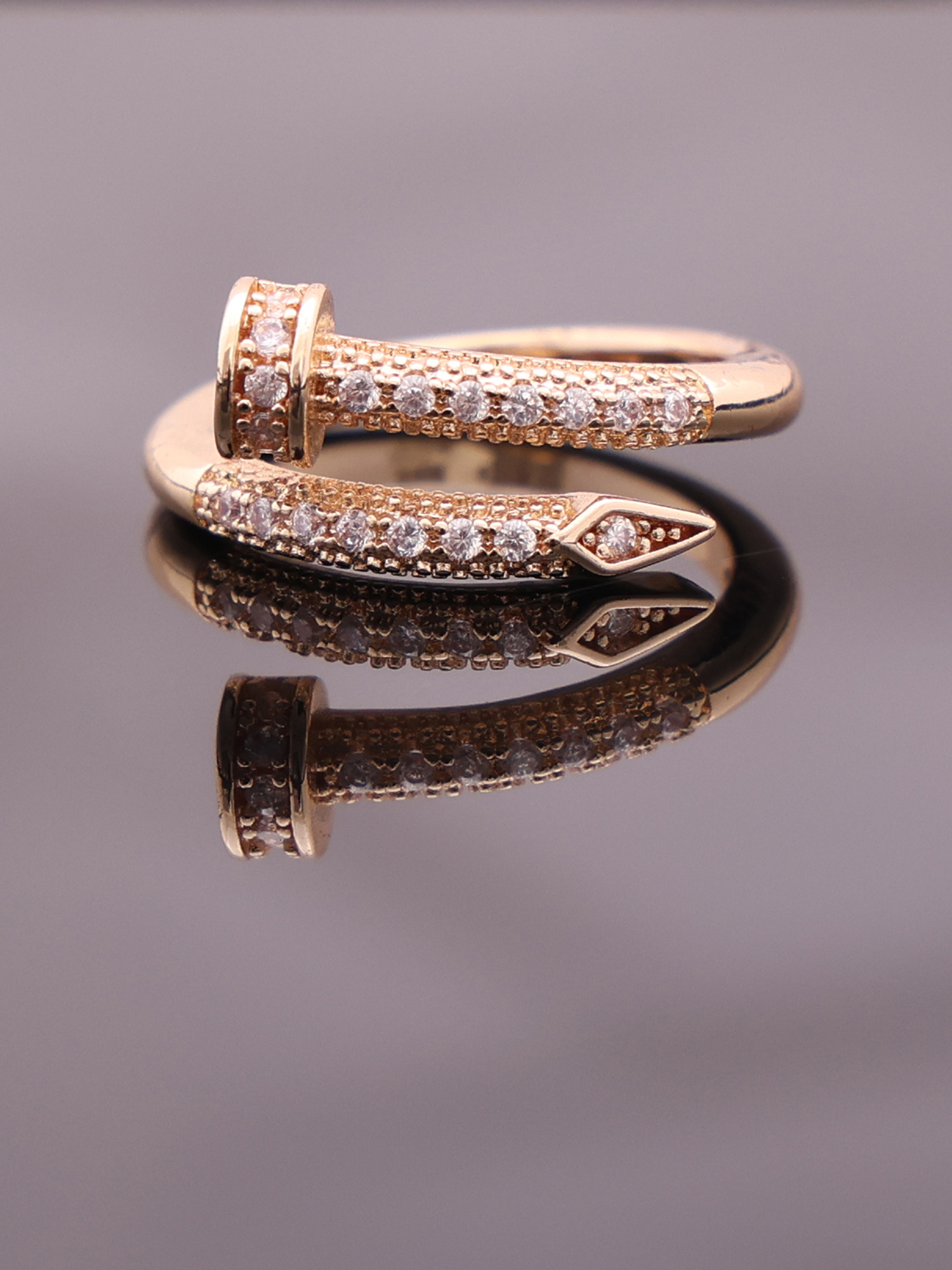 Luxe Nail Crystal Ring