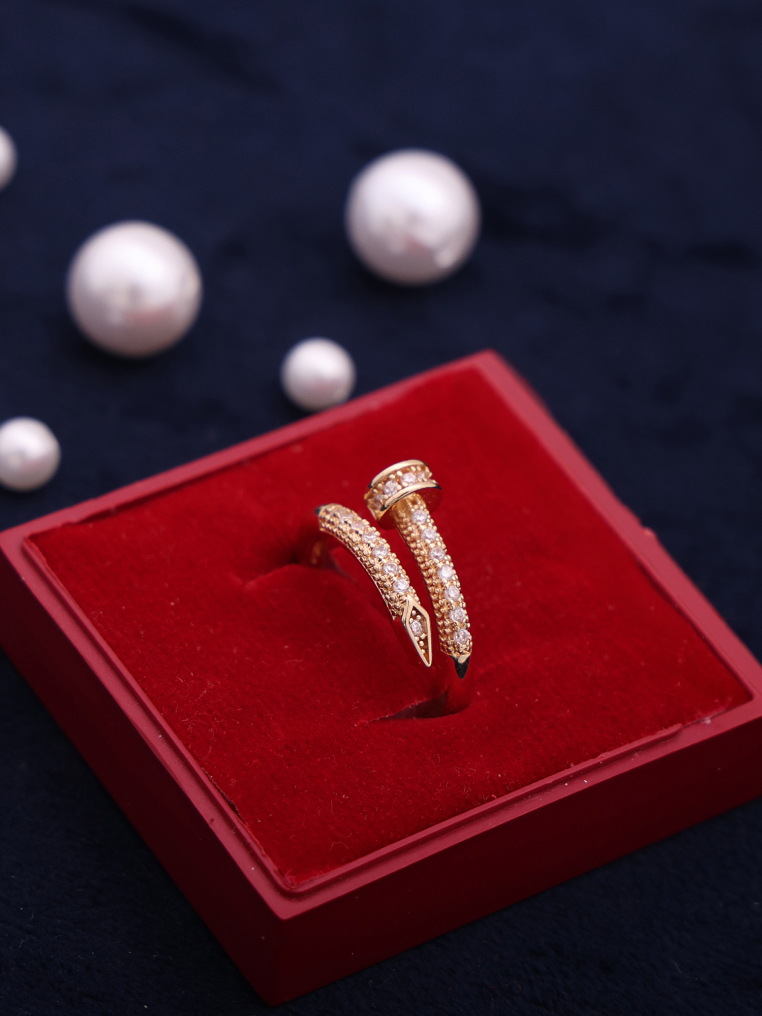Luxe Nail Crystal Ring