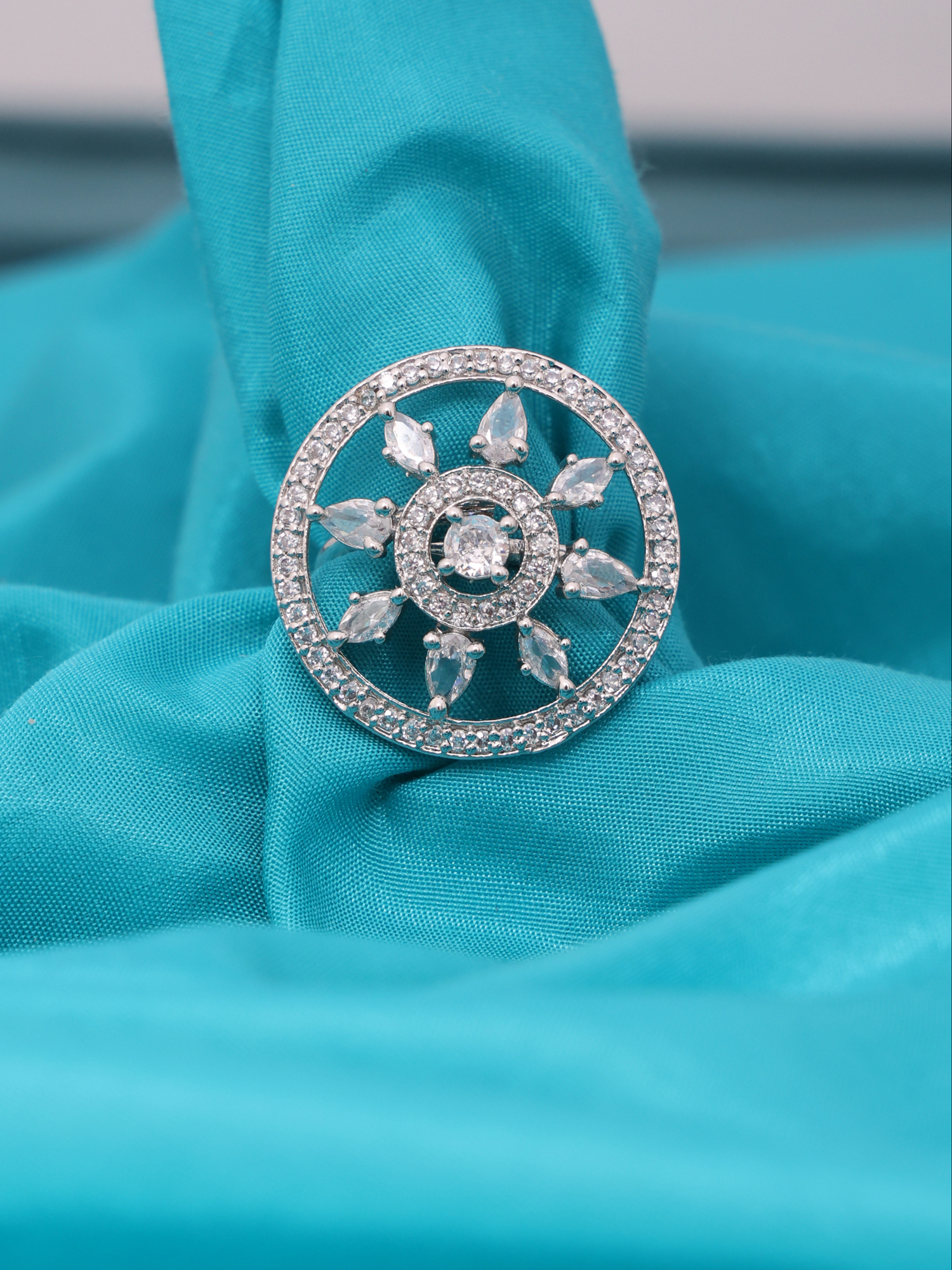 AD Diamond Luxe Halo Ring