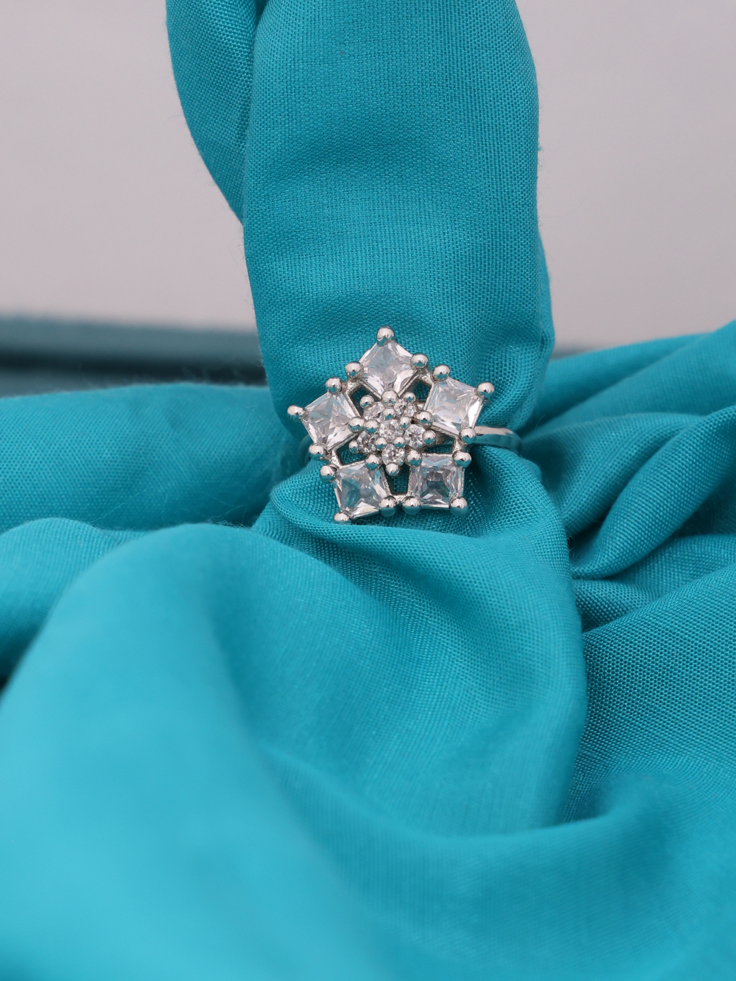 AD Diamond Star Bloom Ring