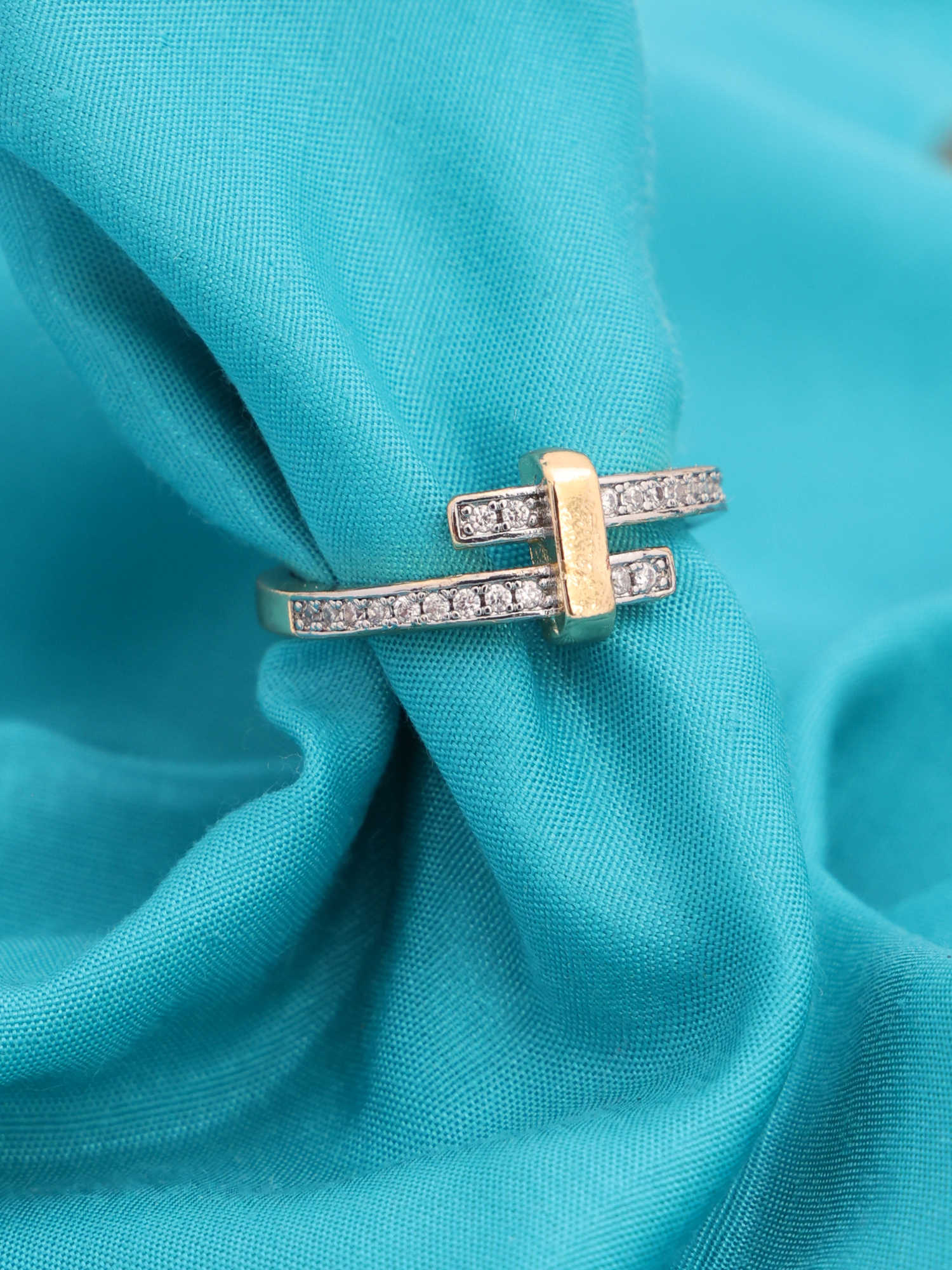 Anti-Tarnish Dual Bar Crystal Crossover Ring
