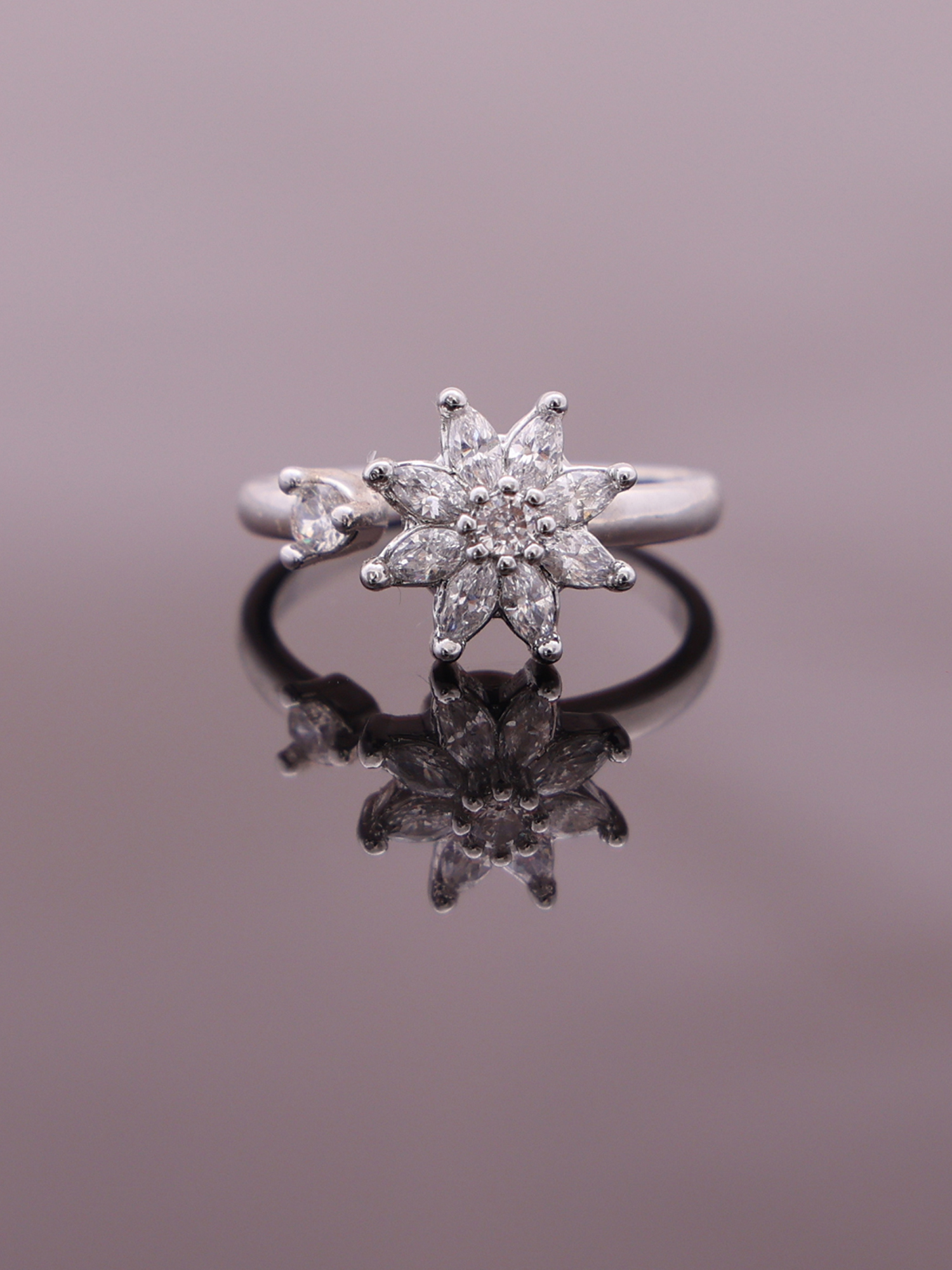 Anti-Tarnish Rotating Crystal Flower Spinner Ring