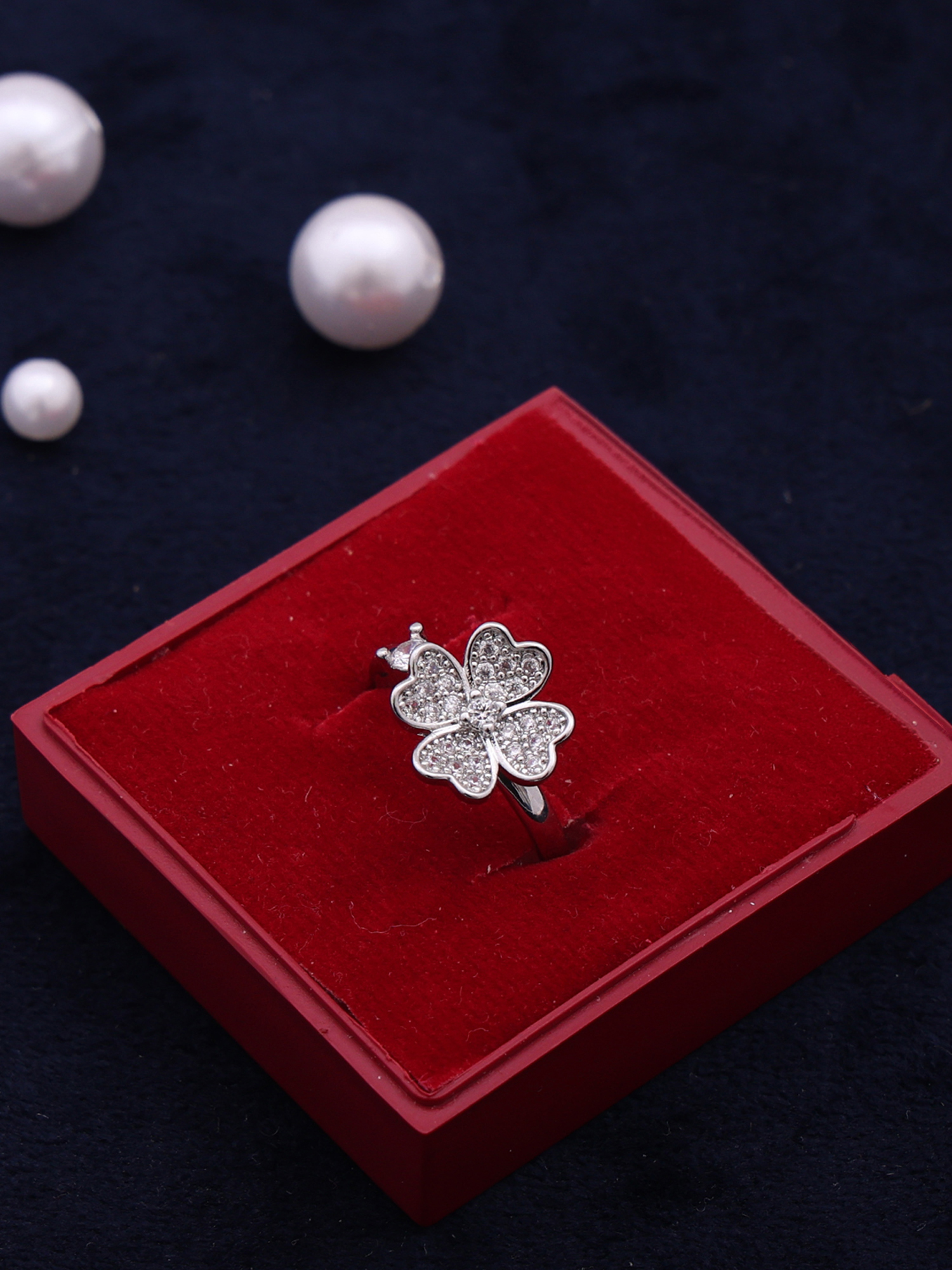 Anti-Tarnish Rotating Heart Clover Crystal Spinner Ring