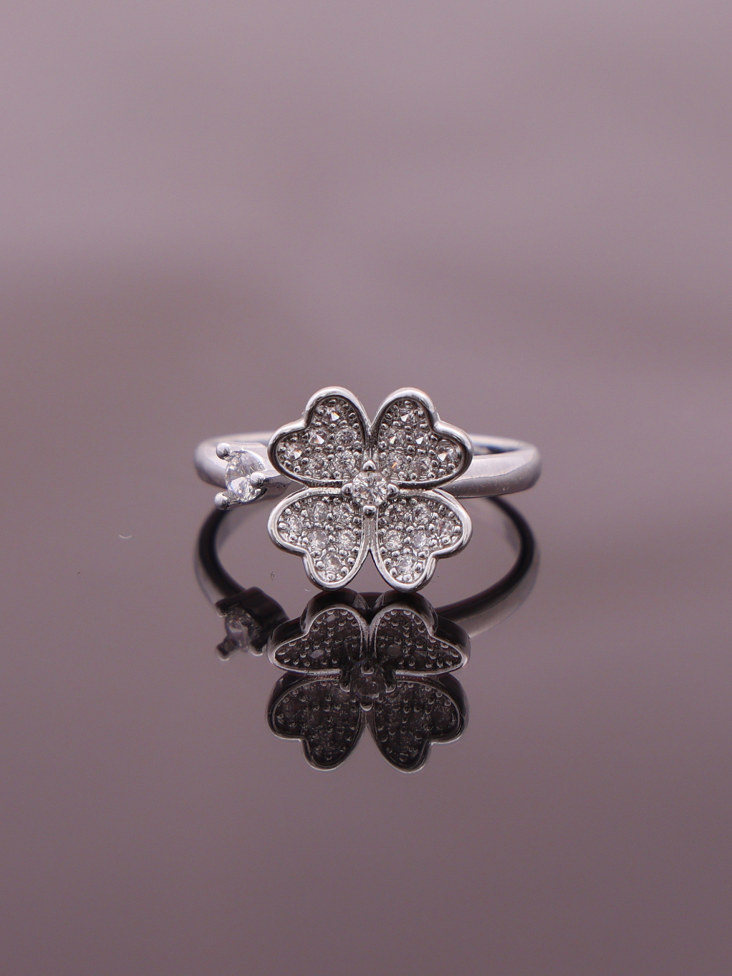 Anti-Tarnish Rotating Heart Clover Crystal Spinner Ring