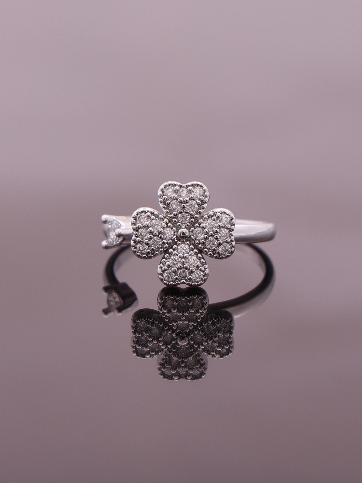 Anti-Tarnish Rotating Clover Crystal Spinner Ring