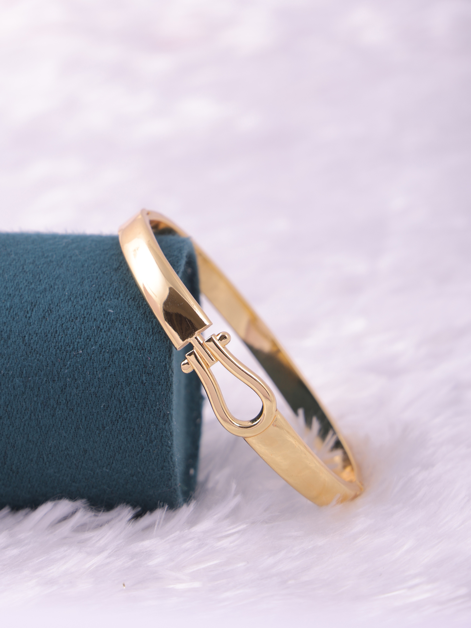 Gold Hook Lock Anti-Tarnish Bracelet