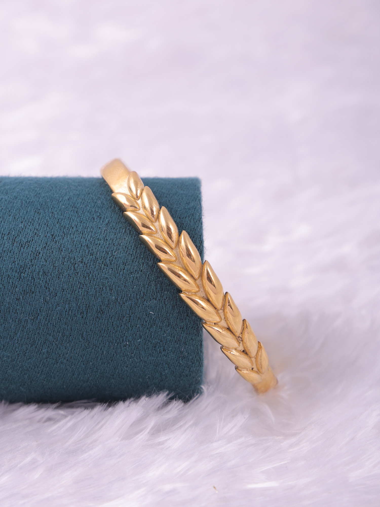 Gold Leaf Pattern Anti-Tarnish Bracelet