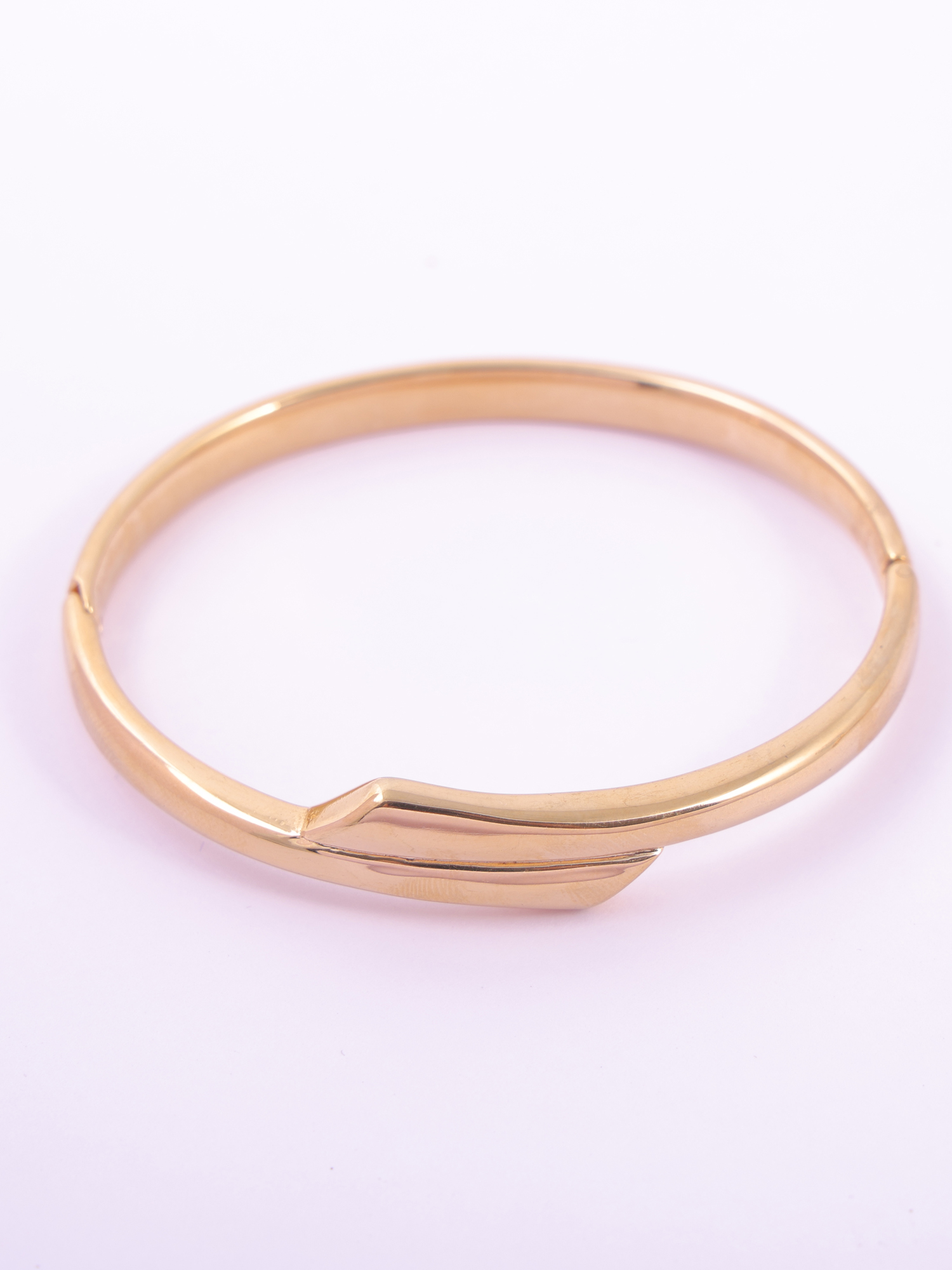 Gold Minimal Curve Anti-Tarnish Bracelet